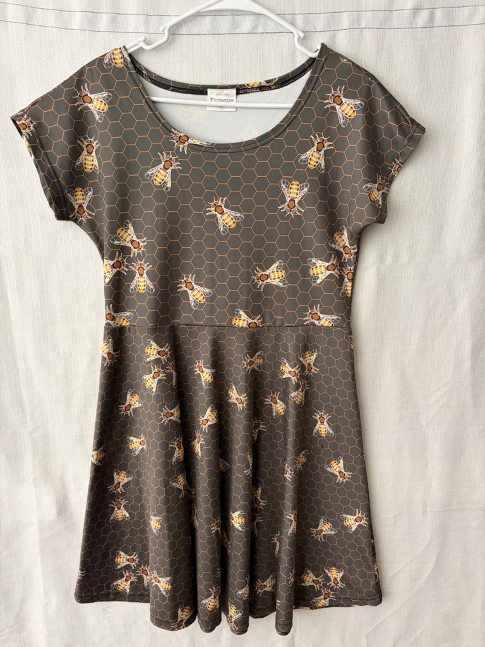 CowCow Bee Print women’s Size M Fit & Flare Dress Honeycomb A-Line Stretch(E64)✨